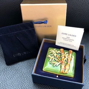 EstΓ©e Lauder Enchanted Bamboo Compact